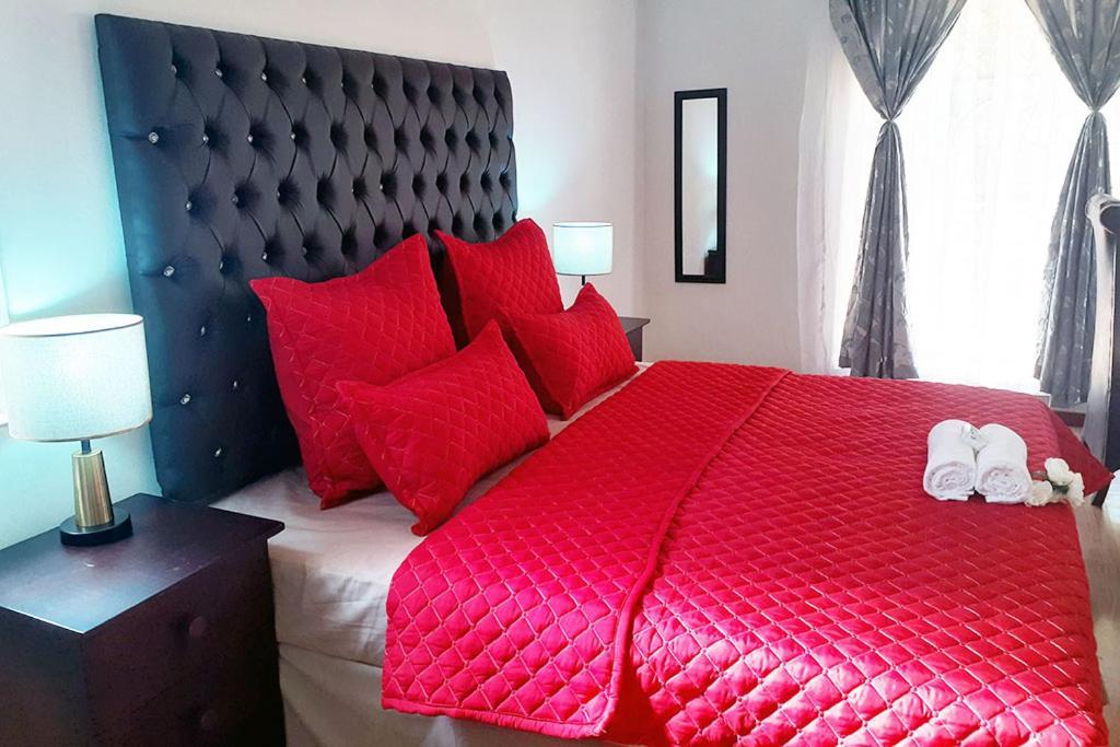 Queens Palace Pretoria-Noord Rom bilde
