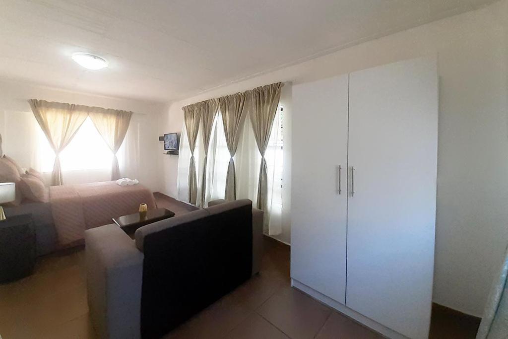 Queens Palace Pretoria-Noord Rom bilde