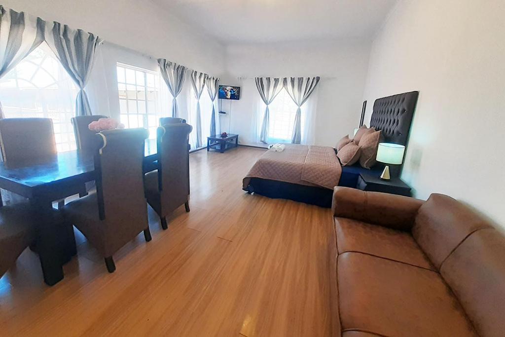 Queens Palace Pretoria-Noord Rom bilde