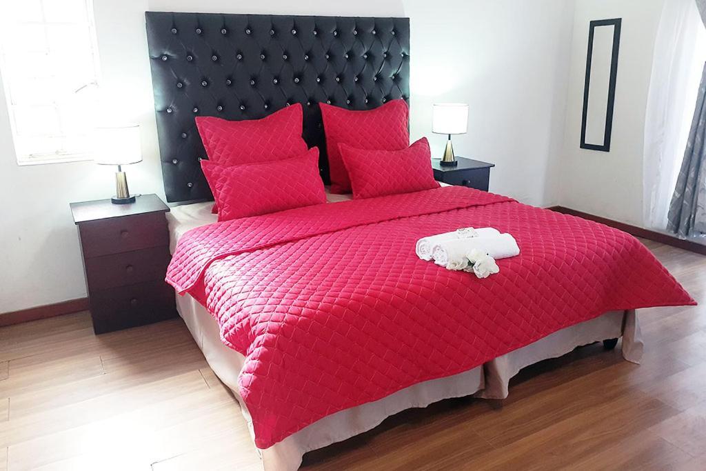 Queens Palace Pretoria-Noord Rom bilde